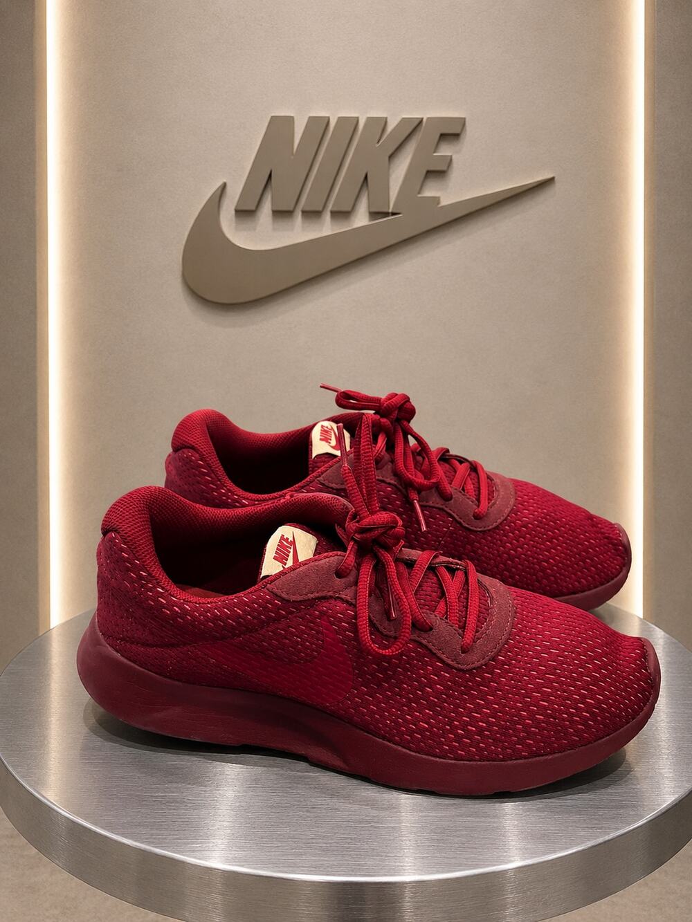 Nike Tanjun Premium Noble Red Hot Punch Sneakers Women’s 8.5 917537-600